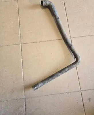 Engine coolant pipe/hose