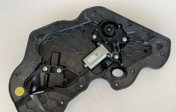Audi A8 S8 D4 4H Rear door soft close latching motor 4F0837059 4H0839915
