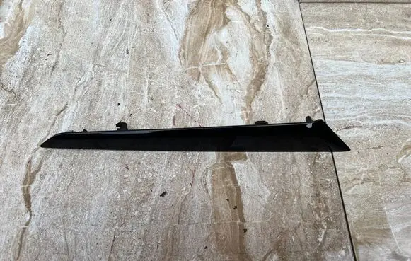 Maserati Levante Other front door trim element 670040546