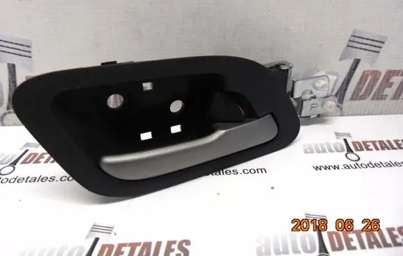 Honda FR-V Front door interior handle