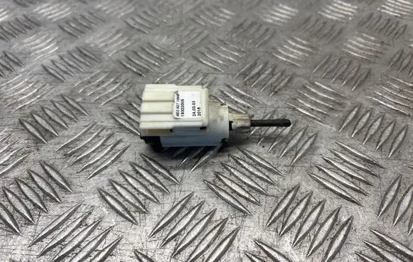 Volkswagen Touran I Clutch pedal sensor 8E0927189B