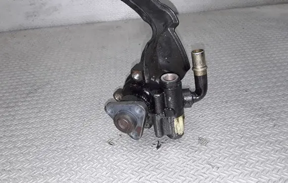 Alfa Romeo 156 Power steering pump 55183805