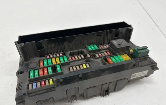 BMW 5 F10 F11 Fuse module 9252815
