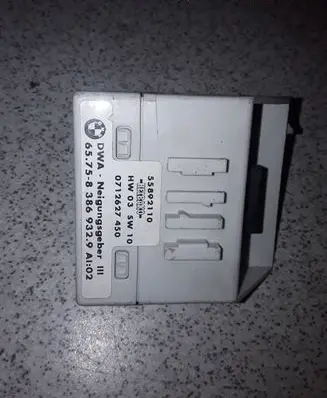 BMW 5 E39 Yaw turn rate sensor 65758386932 8386932