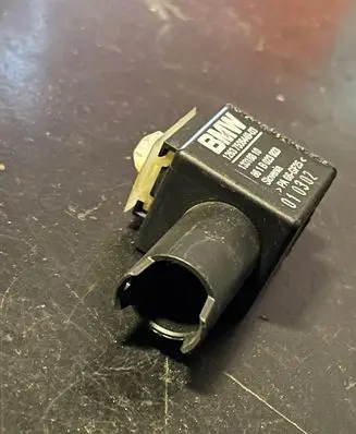 BMW 3 E46 Air suspension control unit module (rear) 7506449 861B023923 13318810