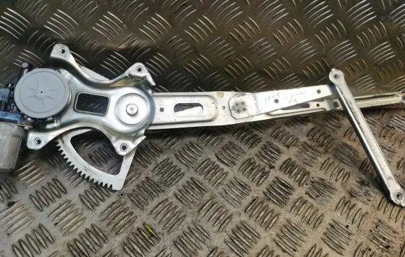 Lexus IS 220D-250-350 Front door electric window regulator 