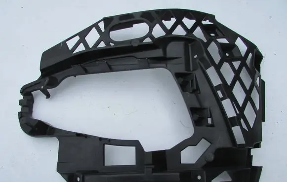 Volkswagen PASSAT B8 Front bumper mounting bracket 3G0807177G