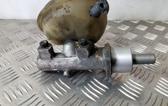 Audi A6 S6 C4 4A Master brake cylinder 8D0611301