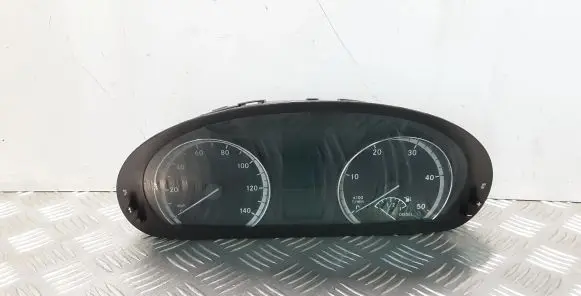 Mercedes-Benz Vito Viano W639 Speedometer (instrument cluster) A6399001000