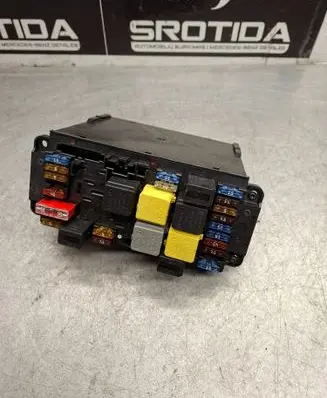 Mercedes-Benz C W203 Fuse module 2035452901 5DK00848542