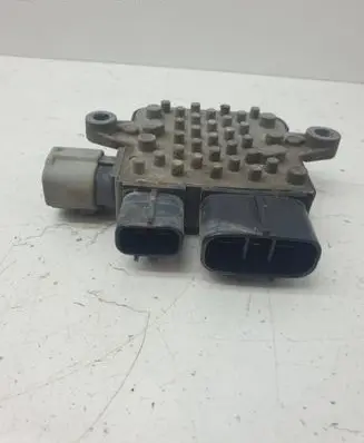 Tesla Model S Coolant fan relay 8282120280
