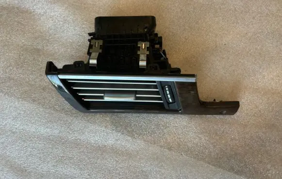 Mercedes-Benz E W212 Dashboard side air vent grill/cover trim A2128300154 06821001 2128300154