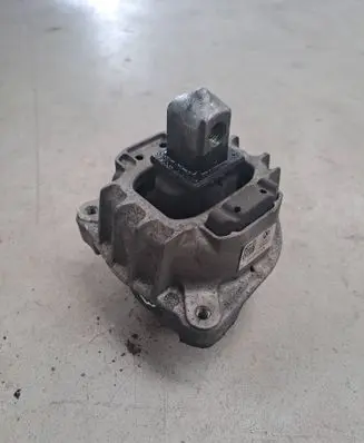 BMW 6 F12 F13 Engine mount bracket 68623513 G2036040 6777371