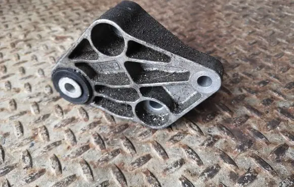 Ford Focus Gearbox mounting bracket AV616P093NA