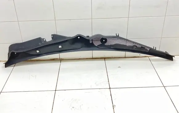 Mercedes-Benz E W212 Wiper trim A2128301013 A2128300013
