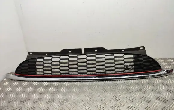 Mini One - Cooper Coupe R56 Front bumper upper radiator grill 51068610