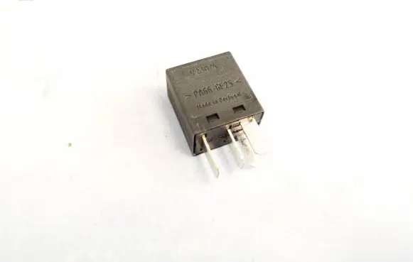 Ford Mondeo Mk III Other relay 2w9314b192ba 033932c