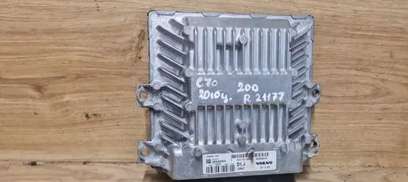 Volvo C70 Engine control unit/module 5WS40562A 31211071AA SID803AA