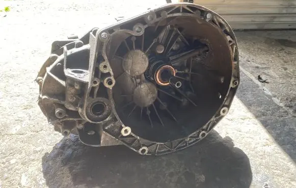 Opel Vivaro Manual 5 speed gearbox PK5019 C041667 7741718609