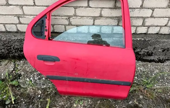 Ford Mondeo MK I Rear door