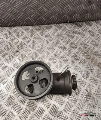 Toyota Avensis Verso Power steering pump