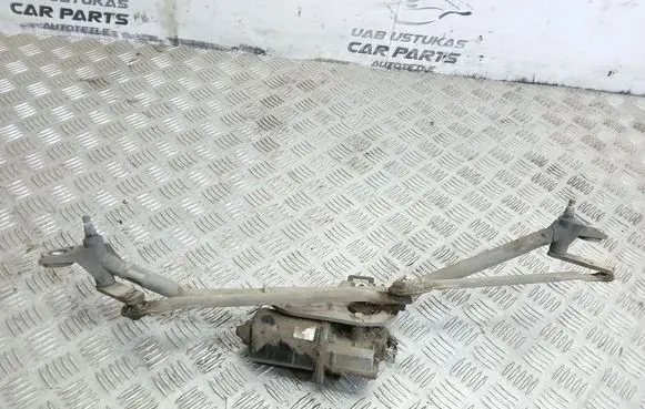 Audi A4 S4 B5 8D Front wiper linkage and motor