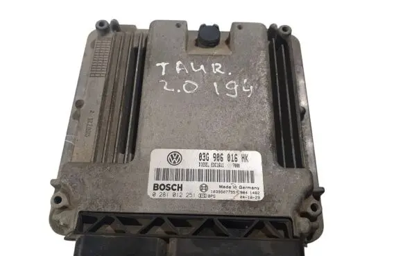 Volkswagen Touran I Engine control unit/module 03G906016HK 0281012251