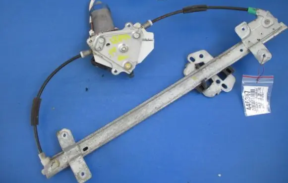 Honda Accord Front door window regulator with motor
