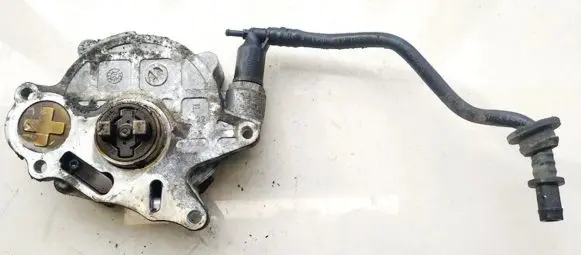 Audi A1 Vacuum pump 03L145100