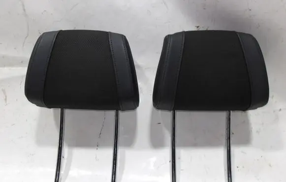 BMW 1 E82 E88 Front seat headrest 1Z1