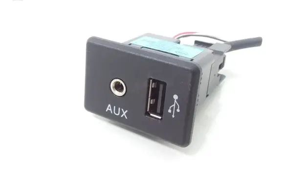 Nissan Pulsar AUX in-socket connector 795405020