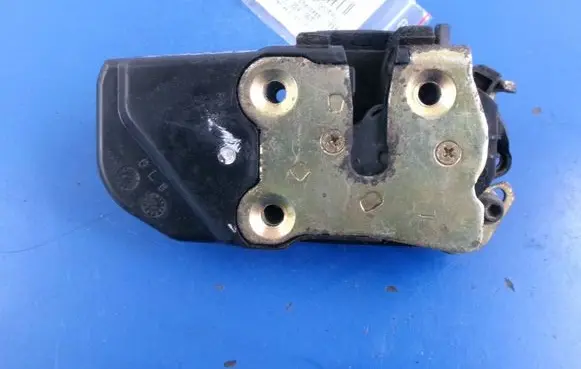 Jeep Grand Cherokee (WJ) Rear door lock