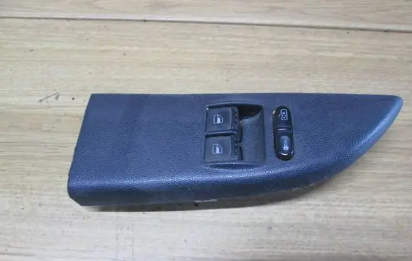 Skoda Fabia Mk1 (6Y) Electric window control switch 1J3959857A 03755120