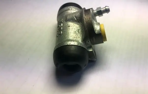 Renault 19 Rear brake cylinder 4581