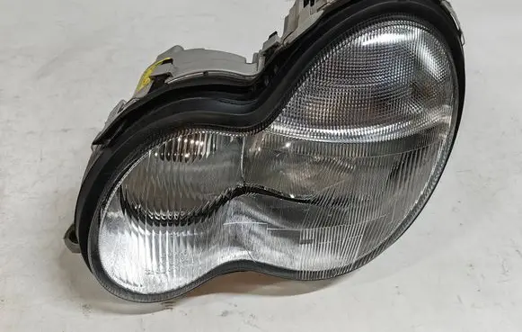 Mercedes-Benz C W203 Headlight/headlamp A2038200161