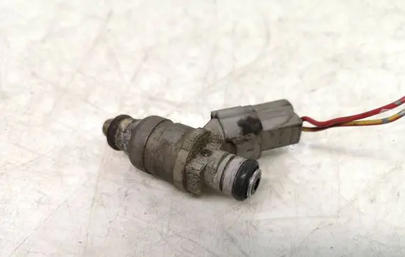 Mitsubishi Colt Fuel injector MR988977