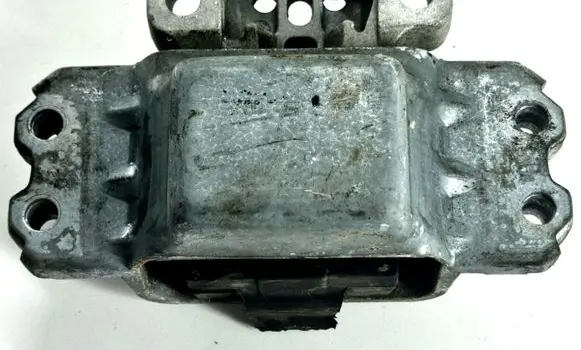 Volkswagen Golf V Engine mount bracket 1K0199555