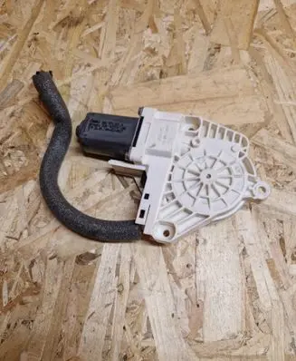 Skoda Superb B6 (3T) Front door window regulator motor 8K0959801A 140440248037 1036965576200