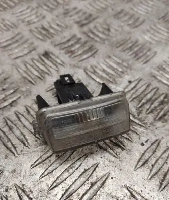 Toyota Avensis T270 Number plate light