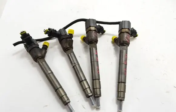 Hyundai ix35 Fuel injector 0445110374