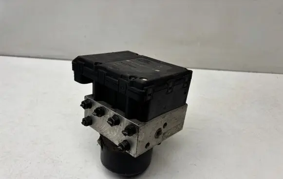 Volkswagen Golf IV ABS Pump 1J0907379G 1J0614117C