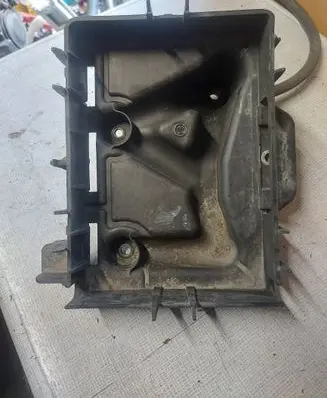 Volkswagen Polo Battery tray 6Q0915331