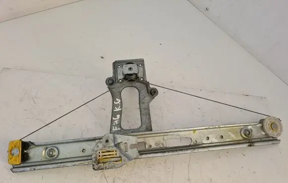 Rear window lifting mechanism without motor