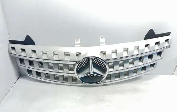 Mercedes-Benz ML W164 Front bumper upper radiator grill A1648880123 A1648800685