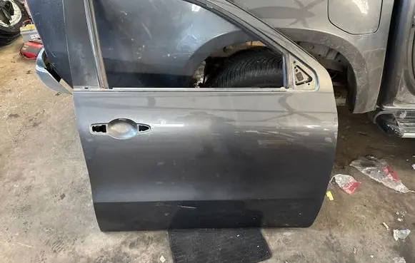 Mercedes-Benz X-class W470 Front door 