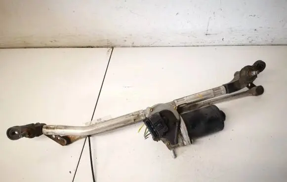Opel Astra G Front wiper linkage and motor