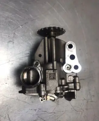 Renault Trafic III (X82) Oil pump 150153243R