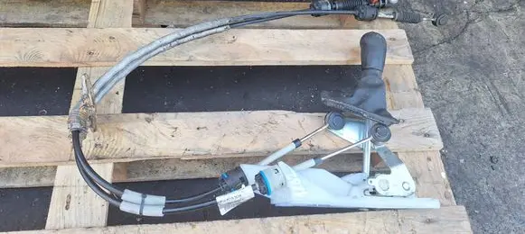 Volvo V50 Gear shifter/selector 7L35