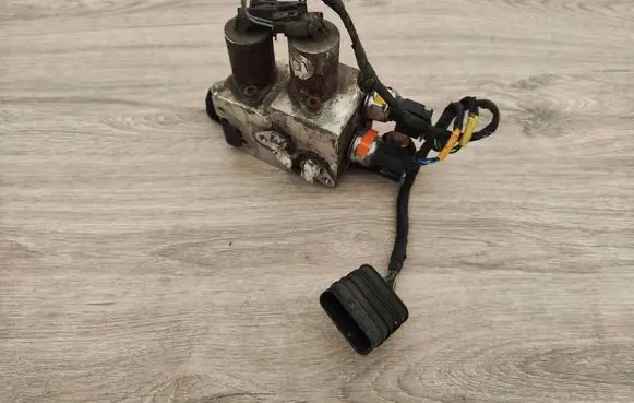 Mercedes-Benz GL X166 Suspension control unit/module A1663201358