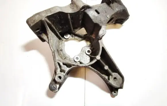 Renault Scenic I Engine mounting bracket 7700113574